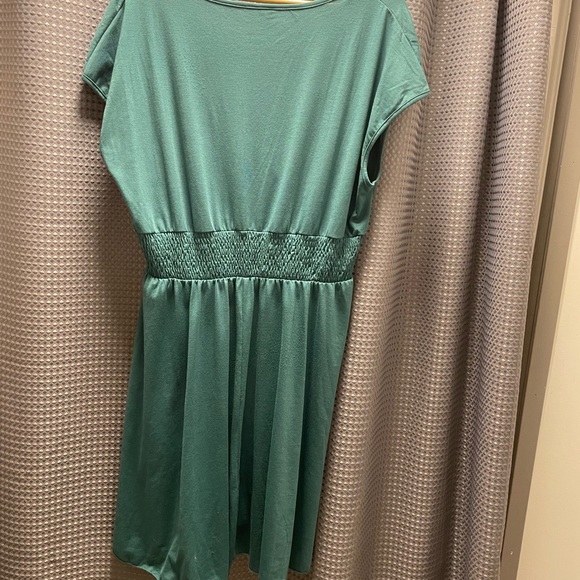 Dress - Picture 4 of 4